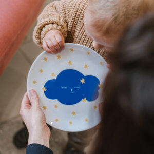 Dětský porcelánový mělký talířek Na kutě