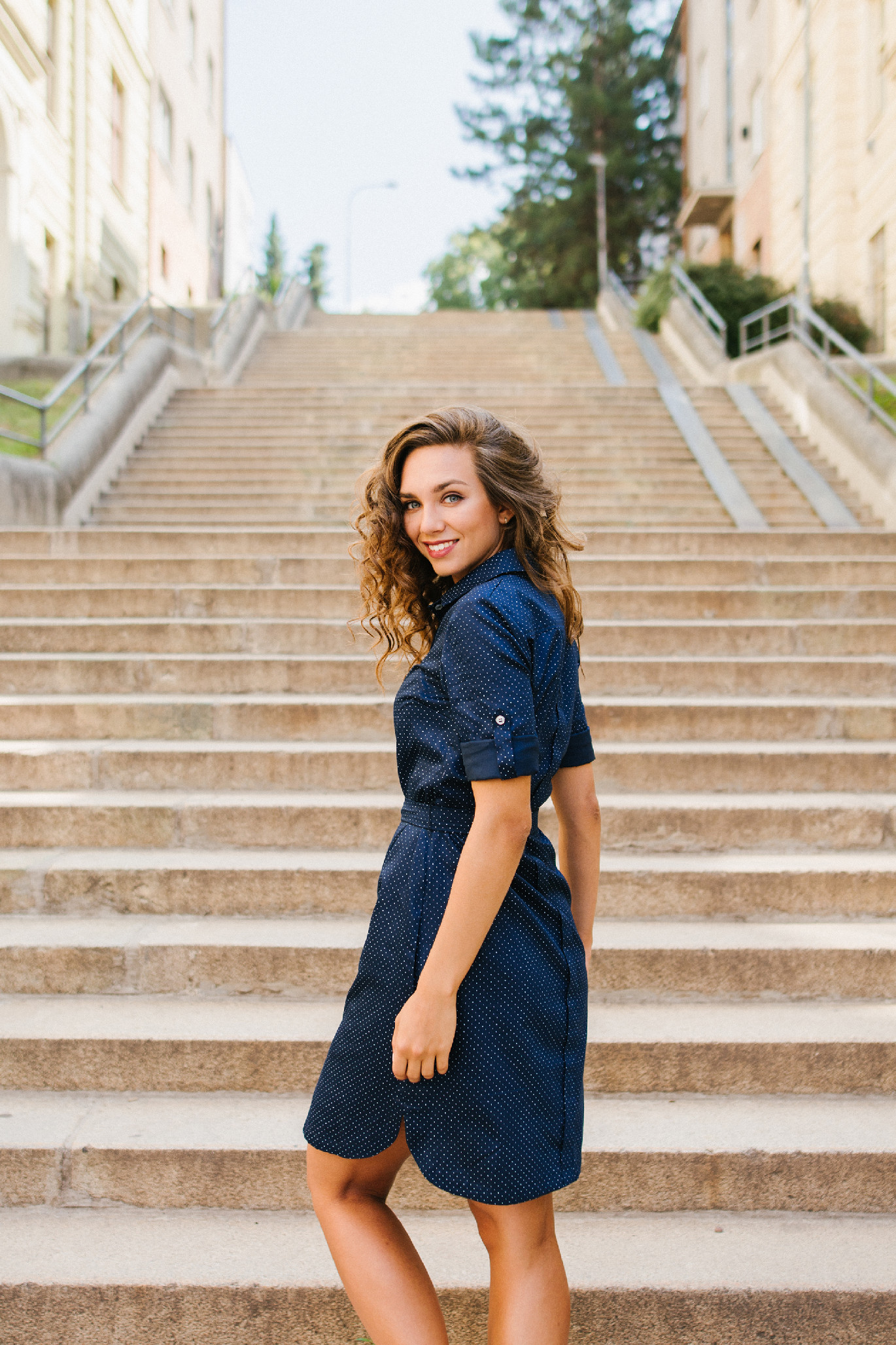 Košilové šaty Alma modro-bílý puntík Velikost: XL