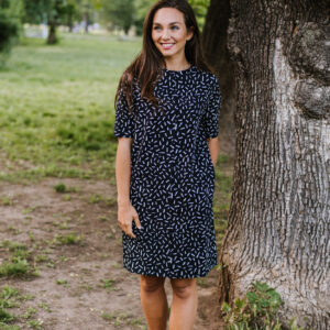 Šaty Lena černé s čárkami Velikost: L