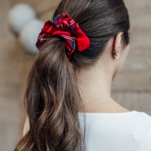 Tartanová gumička scrunchie červená