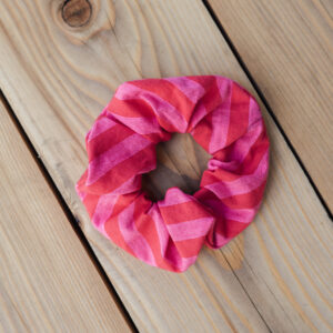 Bavlněná gumička scrunchie růžové proužky