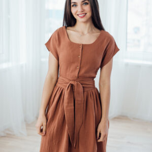 Mušelínové šaty Olivie propínací hnědé Velikost: XXS