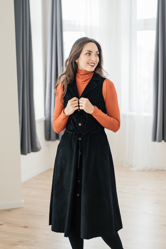 Manšestrové vestové šaty Madlen černé Velikost: XL