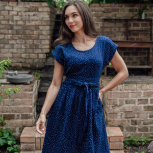 Mušelínové šaty Olivie tmavě modré s puntíky Velikost: XL
