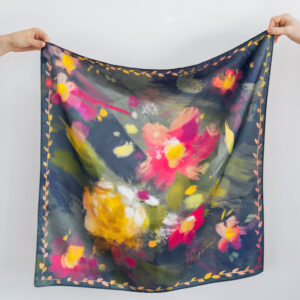 Hedvábný šátek Zahrada před soumrakem Velikost: 5 x 115 cm