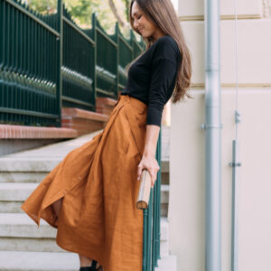 Lněná midi sukně Azora s kšandami hořčicová Velikost: XL