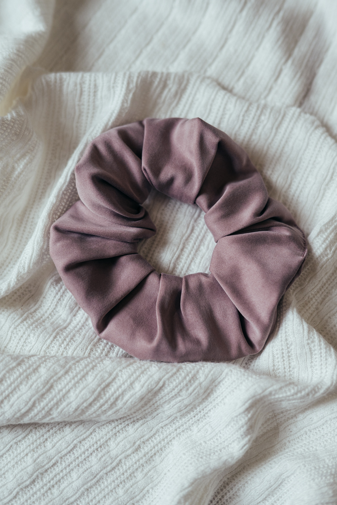 Růžová tencelová gumička scrunchie