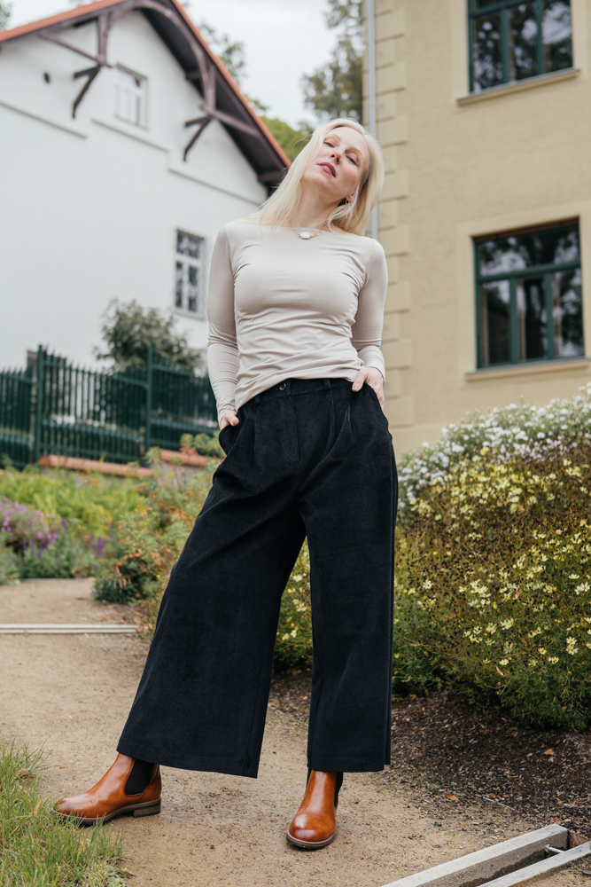 Culottes Michele silnější manšestr černý Velikost: XL