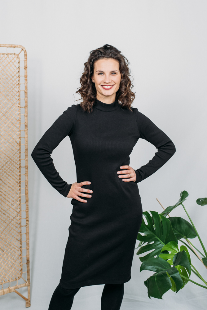 Šaty Laura ze silnějšího žebrovaného úpletu černé Velikost: M