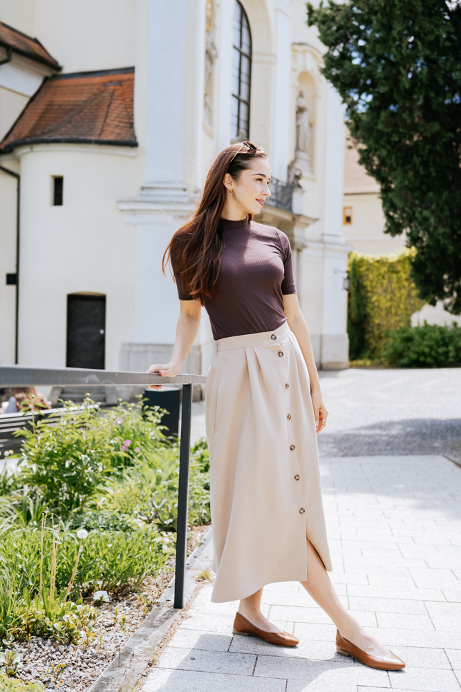 Tencelová sukně Azora midi béžová Velikost: S